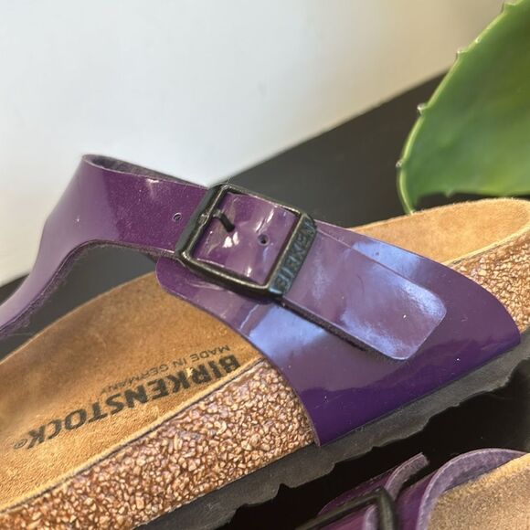 BIRKENSTOCK Women's Gizeh Birko-Flor patent purple leather Sandals 39 like new - Picture 6 of 9